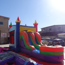 2004b54a 4d9c 4b97 8045 b926bac92171 1764537479 Rainbow Castle XL with wet/dry slide plus nice pool